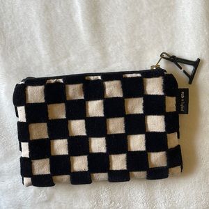 🏷 vagabond textured checkerboard print made in England pouch